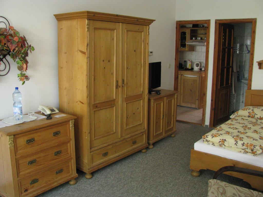 Penzion 102 Pardubice Extérieur photo