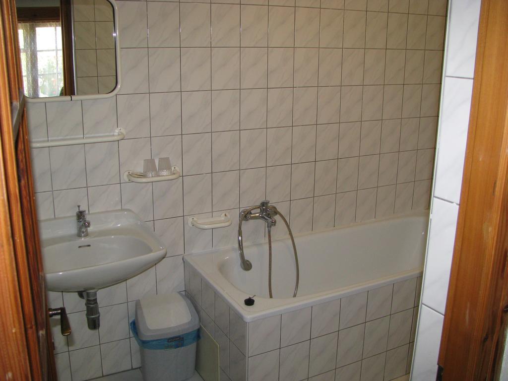 Penzion 102 Pardubice Extérieur photo