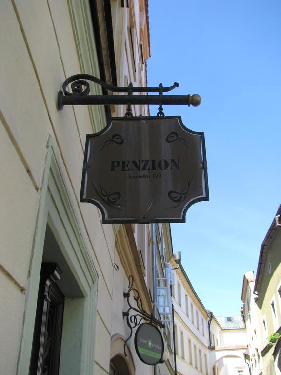 Penzion 102 Pardubice Extérieur photo