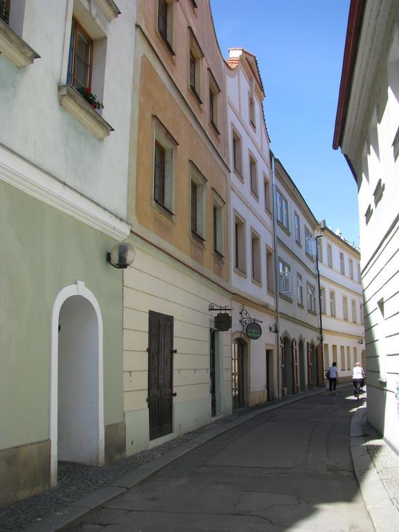 Penzion 102 Pardubice Extérieur photo